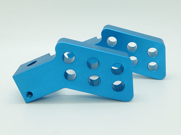 探討如何保證CNC札達(dá)精密零件加工精度？的圖片